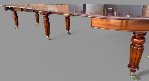 A SUPER AND RARE EARLY VICTORIAN EXTENDING DINING TABLE SEATS UP TO 18 - ADDITIONAL PHOTO 16