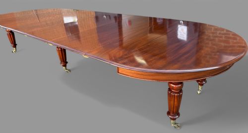 A SUPER AND RARE EARLY VICTORIAN EXTENDING DINING TABLE SEATS UP TO 18 - ADDITIONAL PHOTO 17