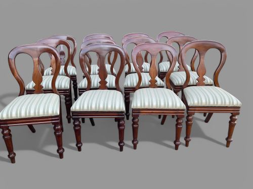 A SET OF 12 VICTORIAN MAHOGANY BALLOON BACK DINING CHAIRS - ADDITIONAL PHOTO 13