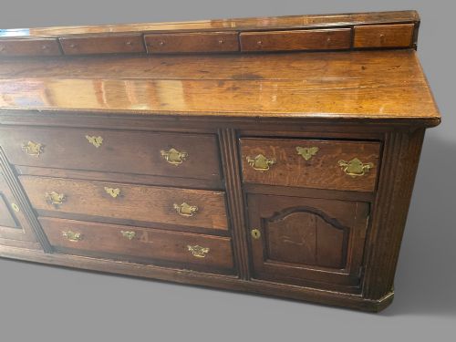 A LOVELY GEORGIAN SERVING DRESSER IN OAK - ADDITIONAL PHOTO 1