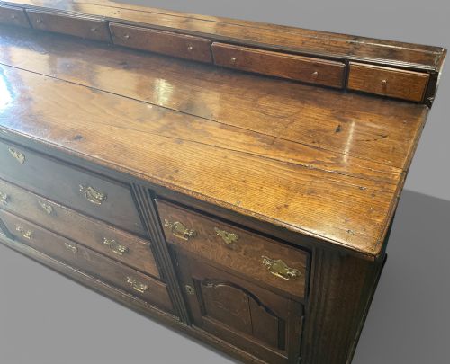 A LOVELY GEORGIAN SERVING DRESSER IN OAK - ADDITIONAL PHOTO 4