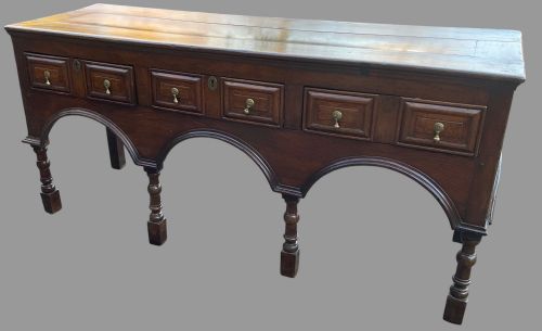 AN UNUSUAL GEORGIAN SERVING DRESSER IN OAK - ADDITIONAL PHOTO 2