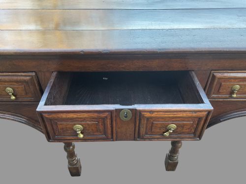 AN UNUSUAL GEORGIAN SERVING DRESSER IN OAK - ADDITIONAL PHOTO 7