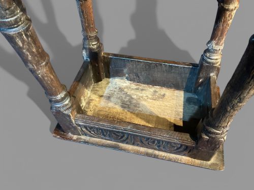A 17TH CENTURY JOINT STOOL IN OAK - ADDITIONAL PHOTO 6