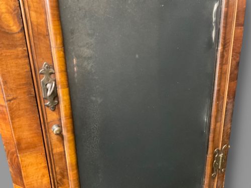 A RARE QUEEN ANN WALNUT CORNER CUPBOARD - ADDITIONAL PHOTO 3