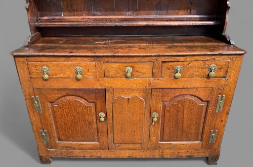 A VERY GOOD WELSH DRESSER FROM LLANWRST AREA C 1750 - ADDITIONAL PHOTO 2