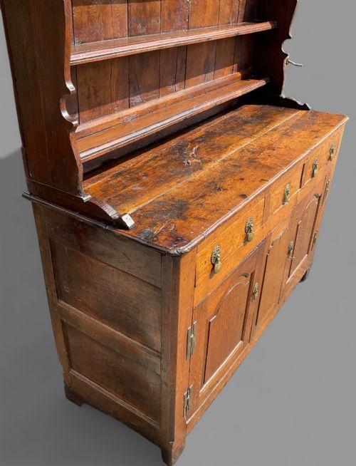 A VERY GOOD WELSH DRESSER FROM LLANWRST AREA C 1750 - ADDITIONAL PHOTO 3
