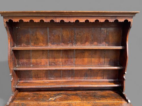 A VERY GOOD WELSH DRESSER FROM LLANWRST AREA C 1750 - ADDITIONAL PHOTO 5