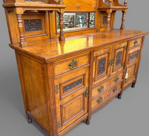 A SUPERB POLLARD OAK DRESSER - ADDITIONAL PHOTO 2