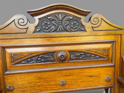 A SUPERB POLLARD OAK DRESSER - ADDITIONAL PHOTO 3