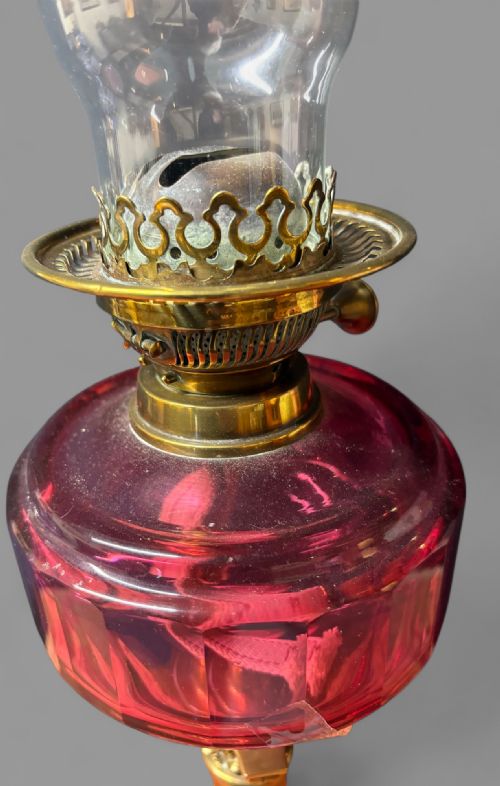 A SUPERB VICTORIAN OIL LAMP CRANBERRY VESSEL - ADDITIONAL PHOTO 1