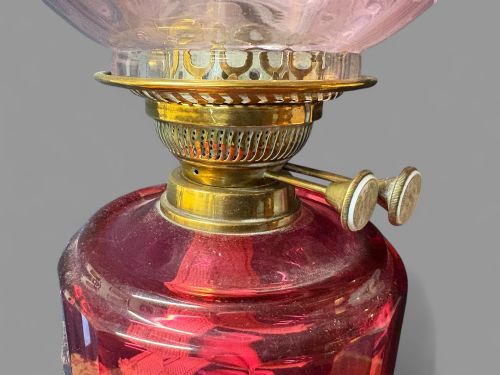 A SUPERB VICTORIAN OIL LAMP CRANBERRY VESSEL - ADDITIONAL PHOTO 5