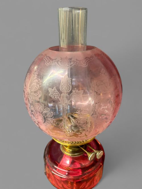A SUPERB VICTORIAN OIL LAMP CRANBERRY VESSEL - ADDITIONAL PHOTO 7