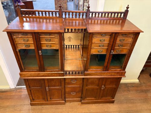 A VERY UNUSUAL COLLECTORS CABINET IN WALNUT - ADDITIONAL PHOTO 11