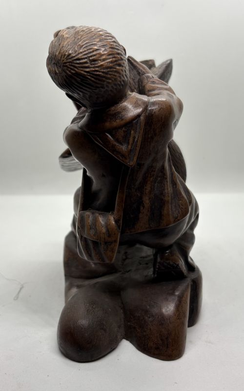 SUPERB BLACK FOREST CARVING OF BOY WITH PHOENIX - ADDITIONAL PHOTO 4