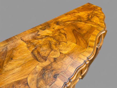 AN IMPOSING BURR WALNUT SIDEBOARD - ADDITIONAL PHOTO 6