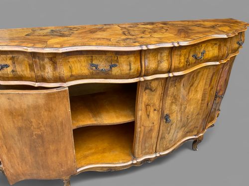 AN IMPOSING BURR WALNUT SIDEBOARD - ADDITIONAL PHOTO 8