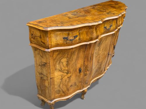 AN IMPOSING BURR WALNUT SIDEBOARD - ADDITIONAL PHOTO 12