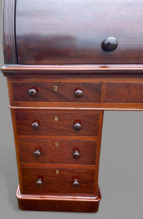 A VERY IMPRESSIVE AND LARGE 19TH CENTURY CYLINDER DESK - ADDITIONAL PHOTO 5