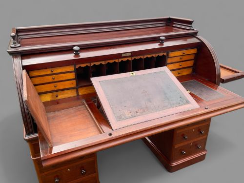 A VERY IMPRESSIVE AND LARGE 19TH CENTURY CYLINDER DESK - ADDITIONAL PHOTO 14