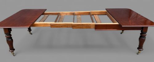 A GOOD WILLIAM IV EXTENDING DINING TABLE IN MAHOGANY - ADDITIONAL PHOTO 10