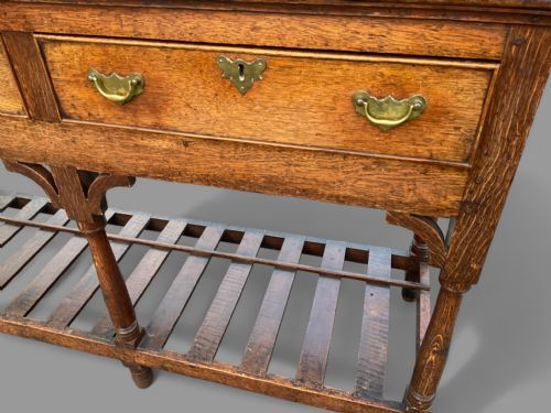 A GEORGIAN OAK SERVING DRESSER - ADDITIONAL PHOTO 8