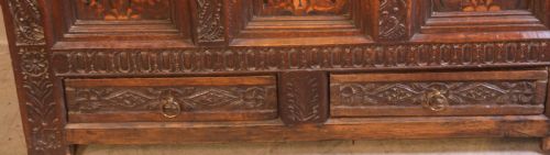 A VERY RARE LARGE OAK COFFER WITH INLAID PANELS LEEDS AREA - ADDITIONAL PHOTO 2
