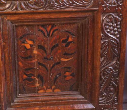 A VERY RARE LARGE OAK COFFER WITH INLAID PANELS LEEDS AREA - ADDITIONAL PHOTO 9