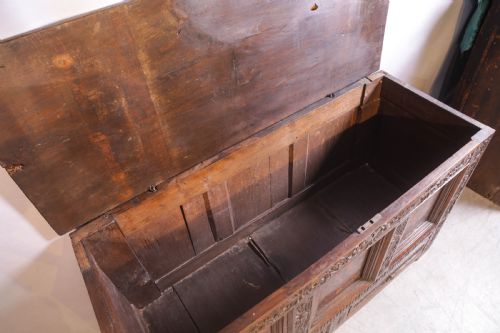 A VERY RARE LARGE OAK COFFER WITH INLAID PANELS LEEDS AREA - ADDITIONAL PHOTO 14