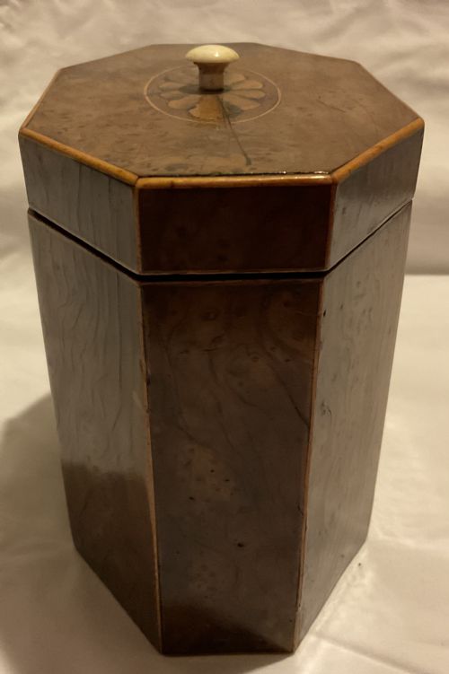 A YEW WOOD TEA CADDY INLAID C 1770 - ADDITIONAL PHOTO 4