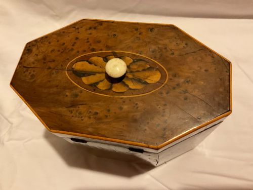 A YEW WOOD TEA CADDY INLAID C 1770 - ADDITIONAL PHOTO 6