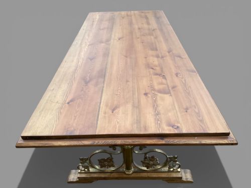 A VERY UNUSUAL PINE TOPPED KITCHEN TABLE - ADDITIONAL PHOTO 2