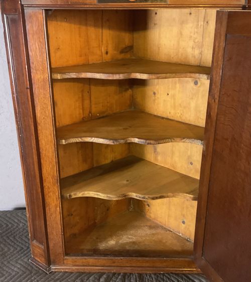 AN 18TH C OAK CORNER CUPBOARD - ADDITIONAL PHOTO 6