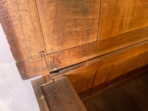 A 17TH CENTURY OAK BLANKET BOX ALL ORIGINAL RARE CARVED PANEL - ADDITIONAL PHOTO 3