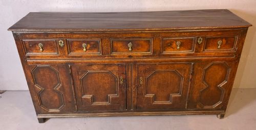 EARLY 18TH CENTURY OAK DRESSER GEOMETRIC FRONT PANELS - ADDITIONAL PHOTO 2