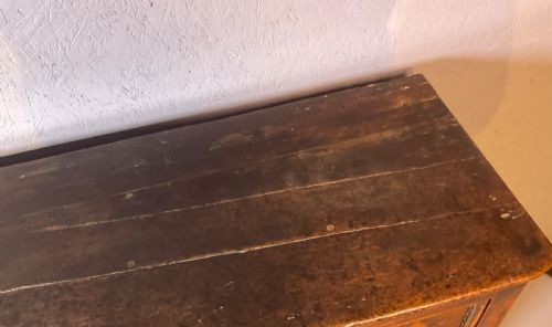 EARLY 18TH CENTURY OAK DRESSER GEOMETRIC FRONT PANELS - ADDITIONAL PHOTO 9