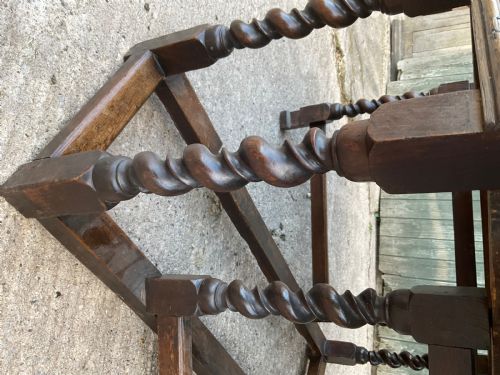 A SUPER LARGE 17TH C GATE TABLE IN OAK SEAT 8 - ADDITIONAL PHOTO 5