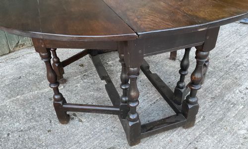 A RARE 17TH CENTURY GATE LAG DINING TABLE LARGE - ADDITIONAL PHOTO 6