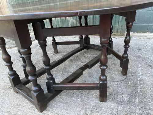 A RARE 17TH CENTURY GATE LAG DINING TABLE LARGE - ADDITIONAL PHOTO 8