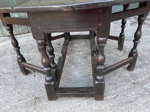 A RARE 17TH CENTURY GATE LAG DINING TABLE LARGE - ADDITIONAL PHOTO 9