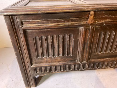 A NICE SMALL 17TH C COFFER LINEN FOLD PANEL - ADDITIONAL PHOTO 1
