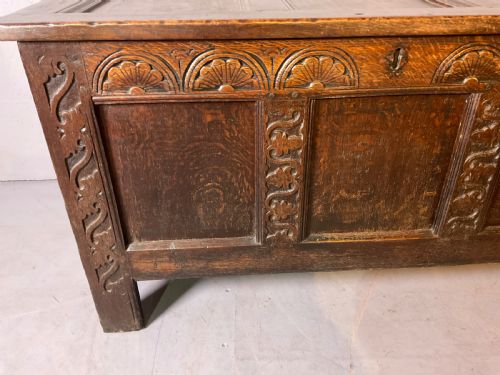 A 17TH CENTURY OAK COFFER CARVED - ADDITIONAL PHOTO 3