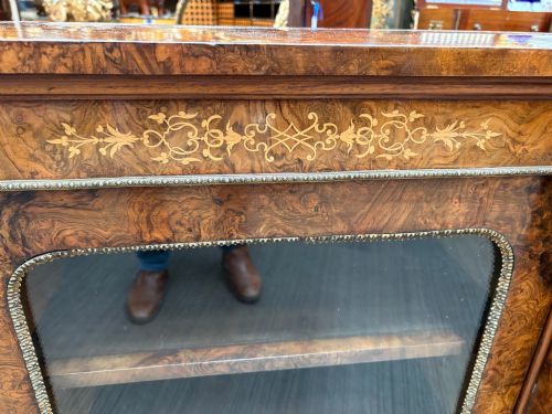 A VICTORIAN BURR WALNUT AND MARQUETRY INLAID LOW LONG BOOKCASE - ADDITIONAL PHOTO 8
