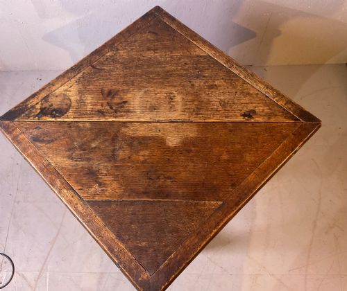A RARE 17TH CENTURY CREDENCE TABLE IN OAK - ADDITIONAL PHOTO 3