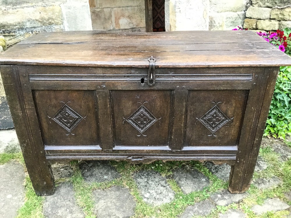 Early Oak Coffer Yorkshire 1640