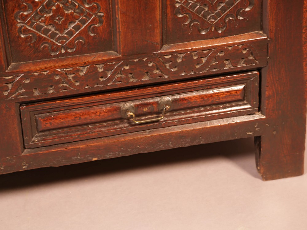Rare 17th century Oak Coffer View XV