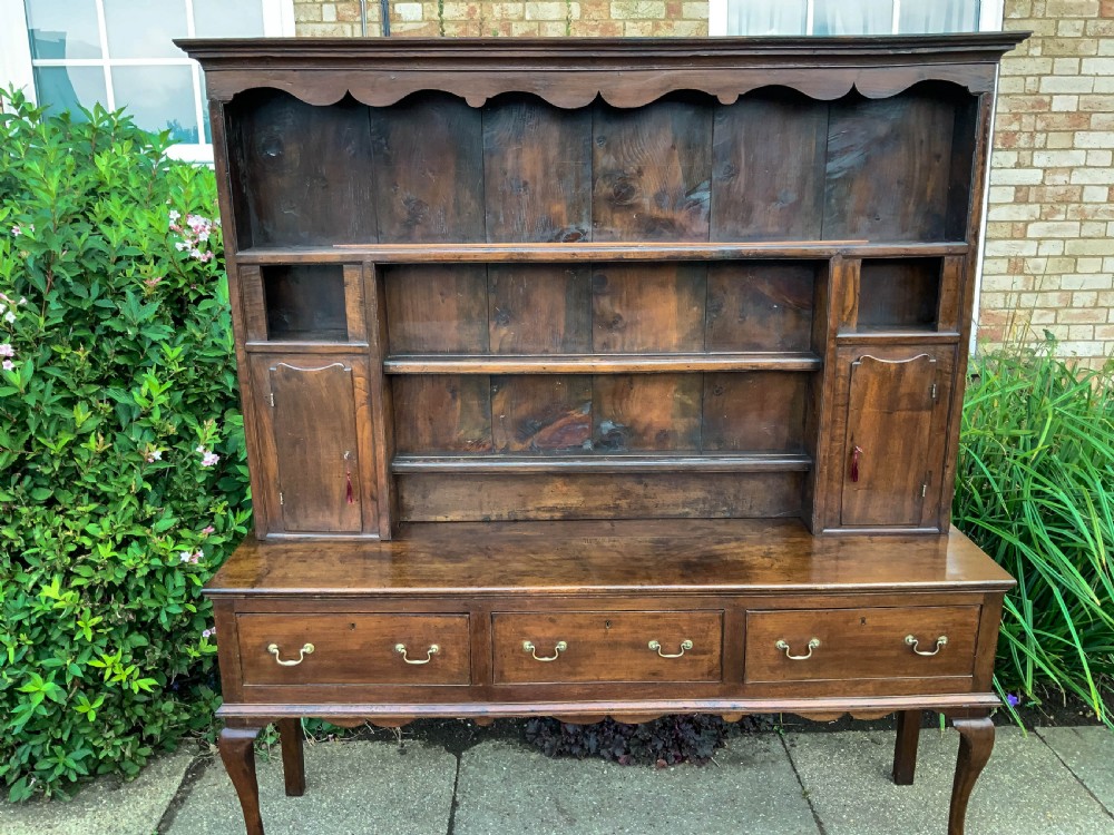 A Georgian Oak Dresser c 1760 View IX