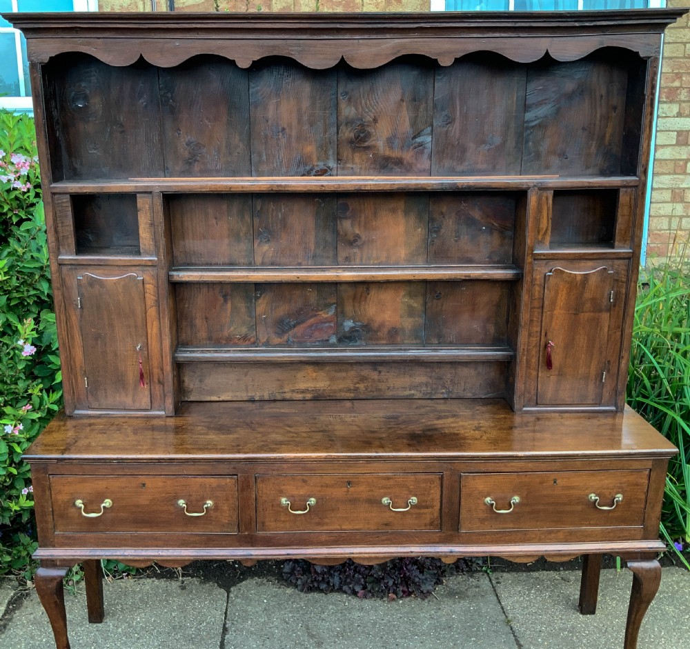 A Georgian Oak Dresser c 1760 View XII