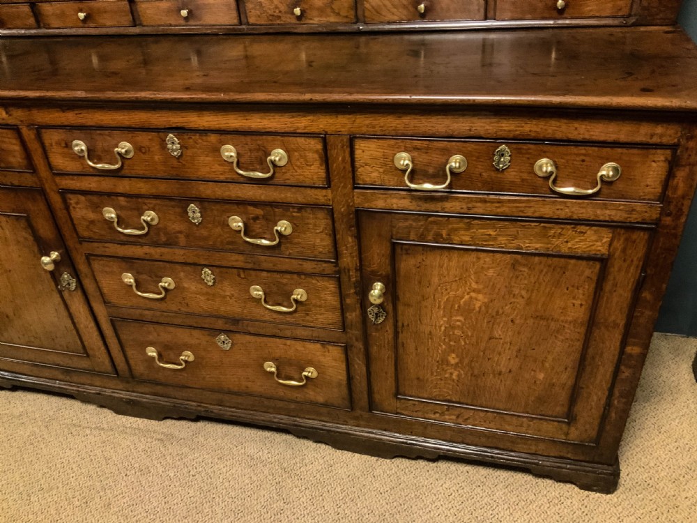 Very good 18th century Oak Dresser View III