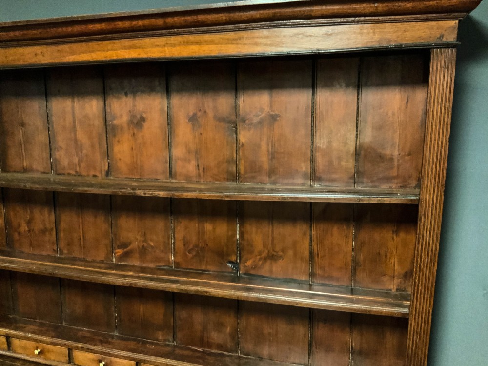 Very good 18th century Oak Dresser View X